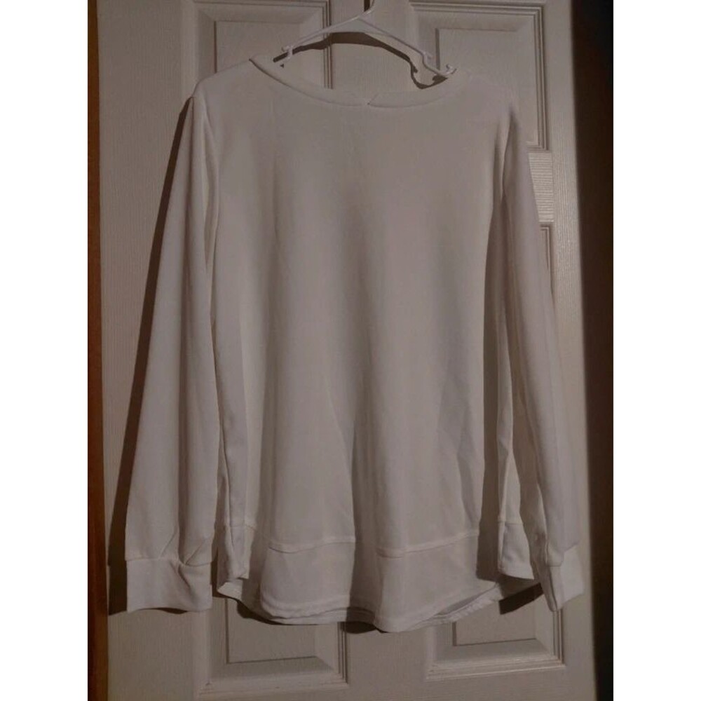 White top - Picture 1 of 9